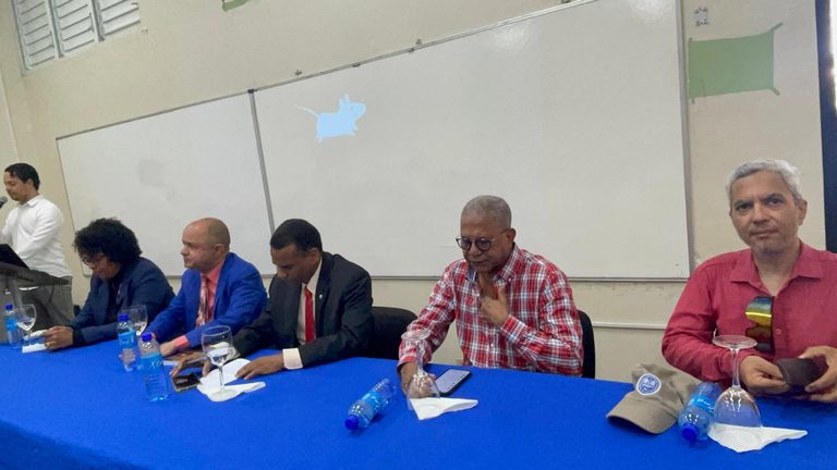 Panel “Nuevo Código Penal: impacto en los derechos del pueblo” destapa temores por censura, penas de hasta 60 años y criminalización de la protesta